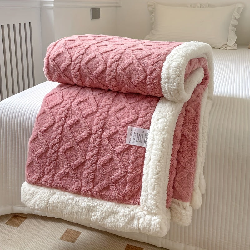 CozyLuxe Reversible Fleece Blanket – Soft Warmth, Timeless Style