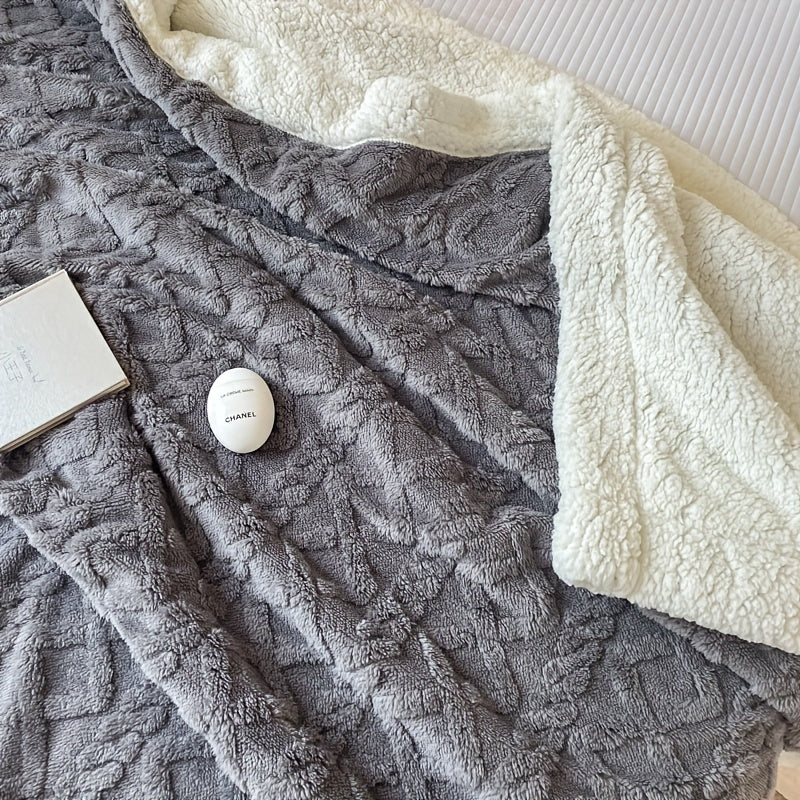CozyLuxe Reversible Fleece Blanket – Soft Warmth, Timeless Style