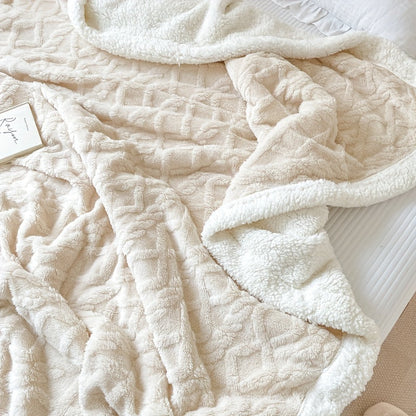CozyLuxe Reversible Fleece Blanket – Soft Warmth, Timeless Style