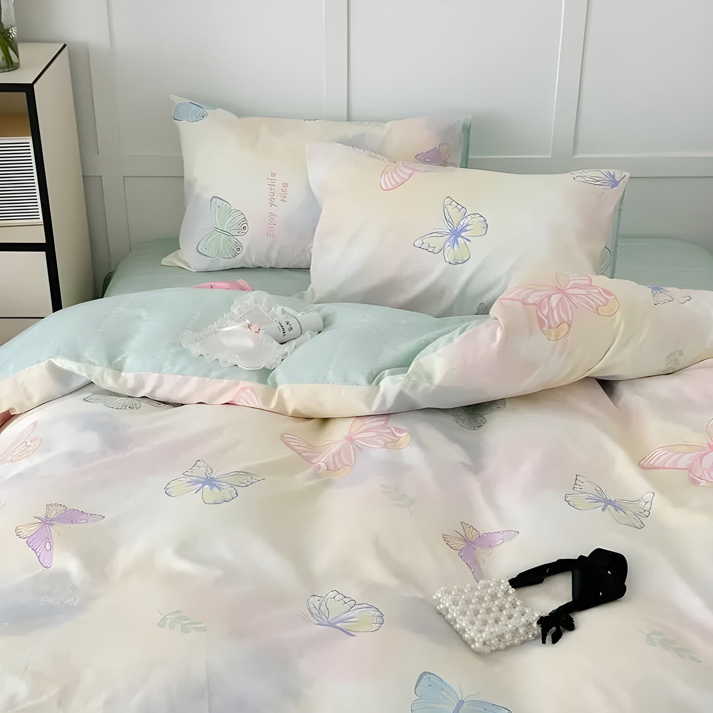 Lunara Bedding Set – Luxury Floral Cotton Blend Ensemble