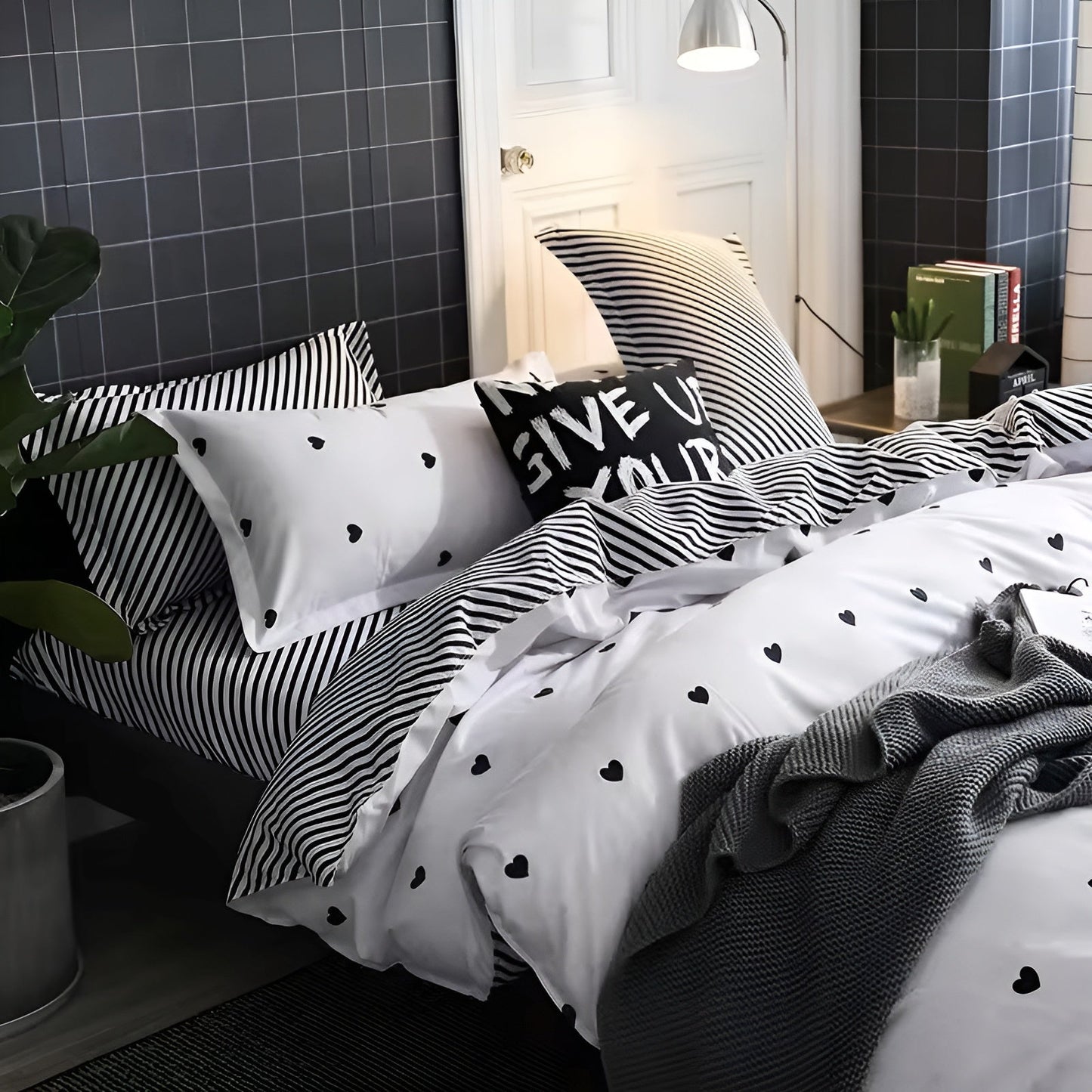 Amoria Bedding Set – Luxury Heart Print Comfort Collection