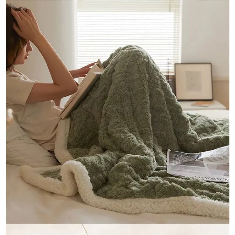 LunaWool Luxury Winter Blanket – Natural Warmth & Soft Comfort
